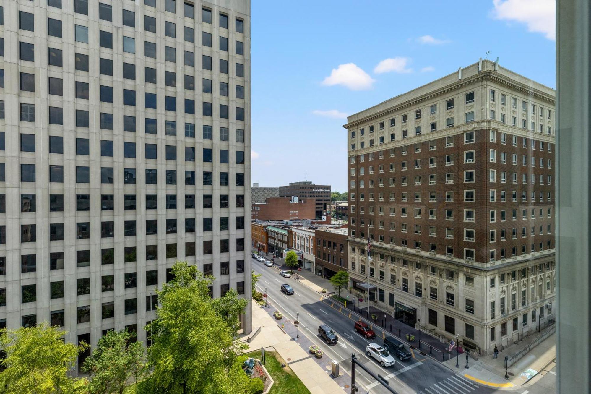 175 Lex - Walkable Downtown Lexington & Rupp Arena - Full Condos Exterior photo